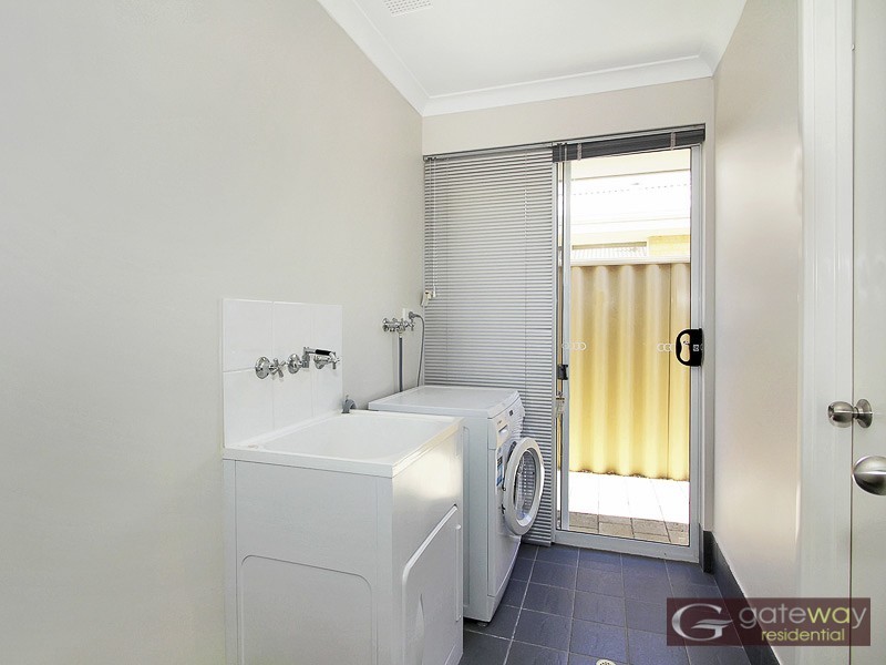 13 Essence Bend, Atwell WA 6164