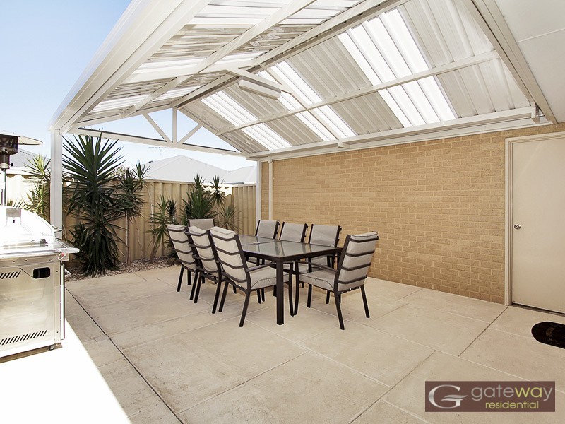 13 Essence Bend, Atwell WA 6164