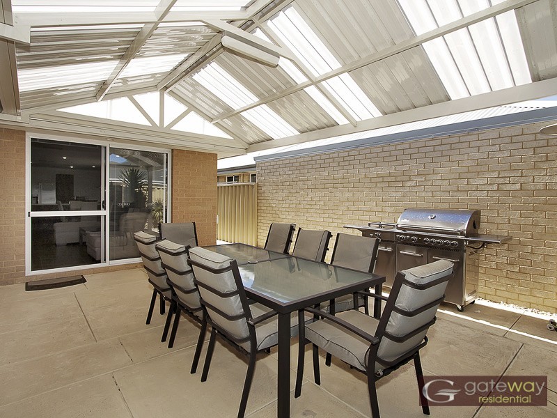 13 Essence Bend, Atwell WA 6164
