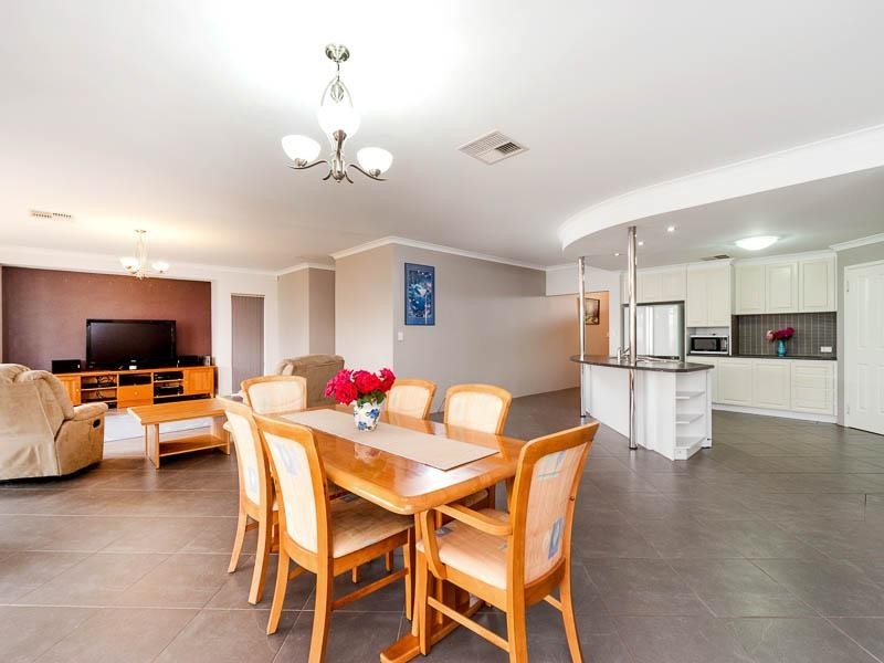 7 Augustus Court, Aubin Grove WA 6164