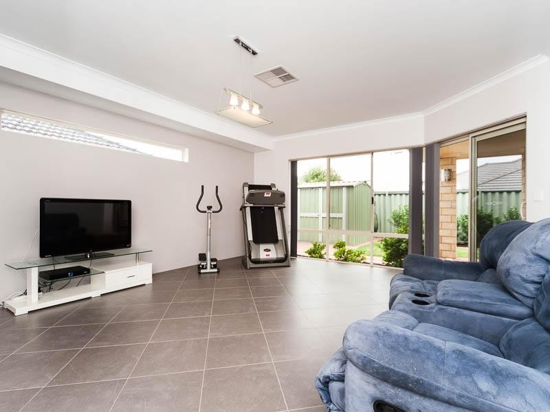 7 Augustus Court, Aubin Grove WA 6164