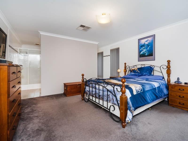 7 Augustus Court, Aubin Grove WA 6164