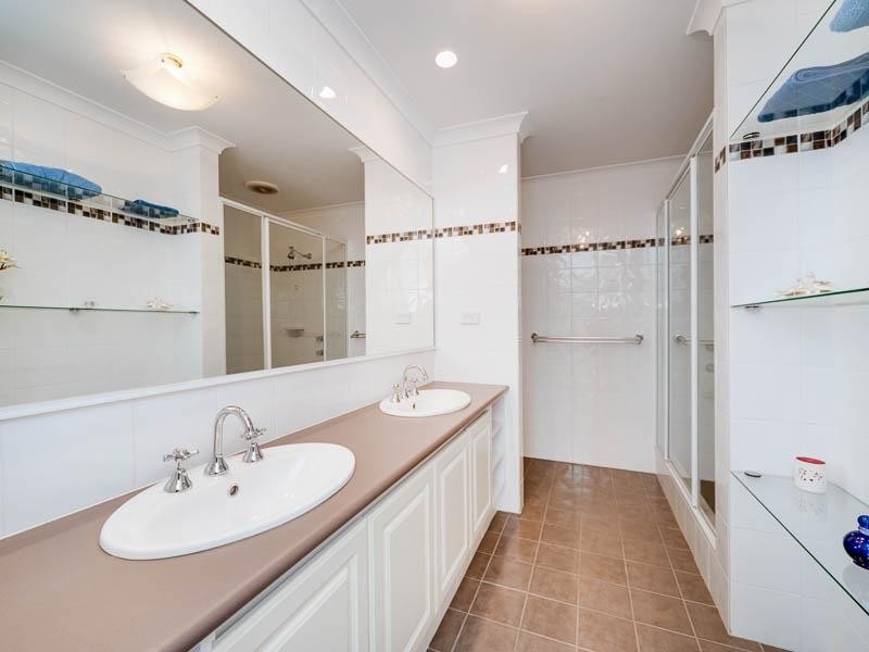 7 Augustus Court, Aubin Grove WA 6164