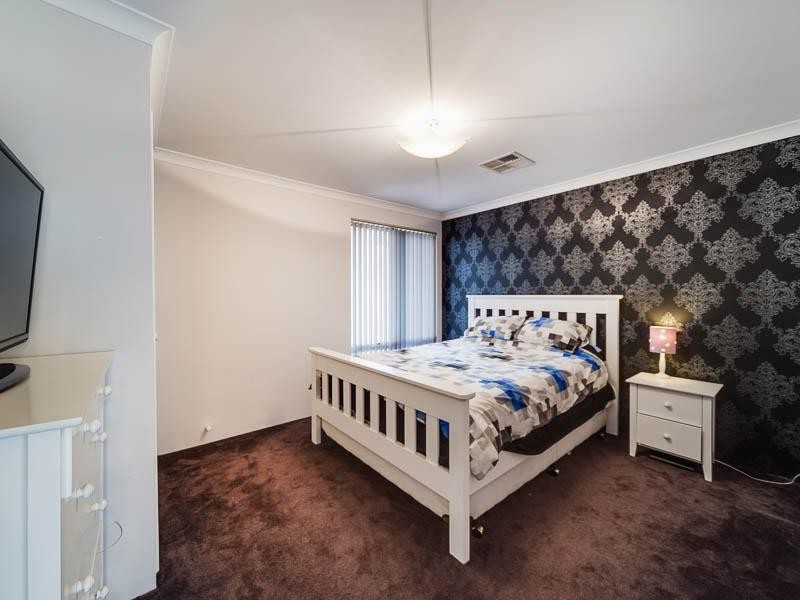 7 Augustus Court, Aubin Grove WA 6164