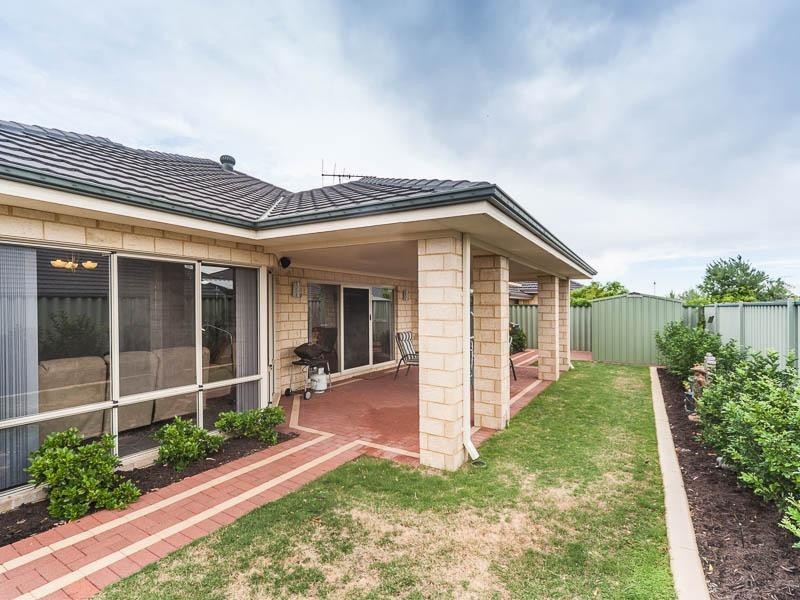 7 Augustus Court, Aubin Grove WA 6164