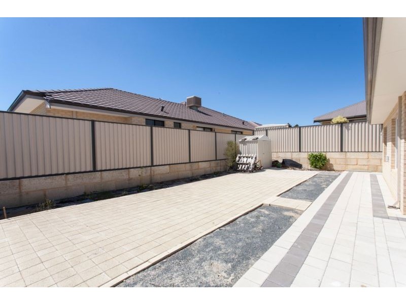 16 Majorelle Parkway, Aubin Grove WA 6164