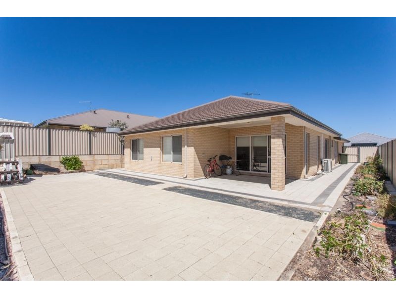 16 Majorelle Parkway, Aubin Grove WA 6164