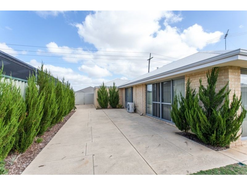 215 Gaebler Road, Aubin Grove WA 6164