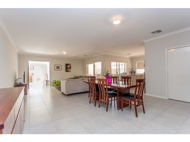 30 Wirra Corner, Wandi WA 6167