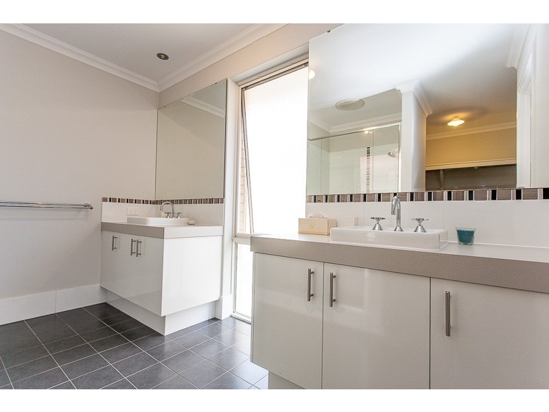 30 Wirra Corner, Wandi WA 6167