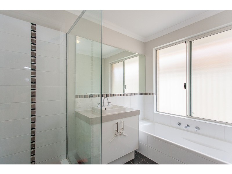 30 Wirra Corner, Wandi WA 6167