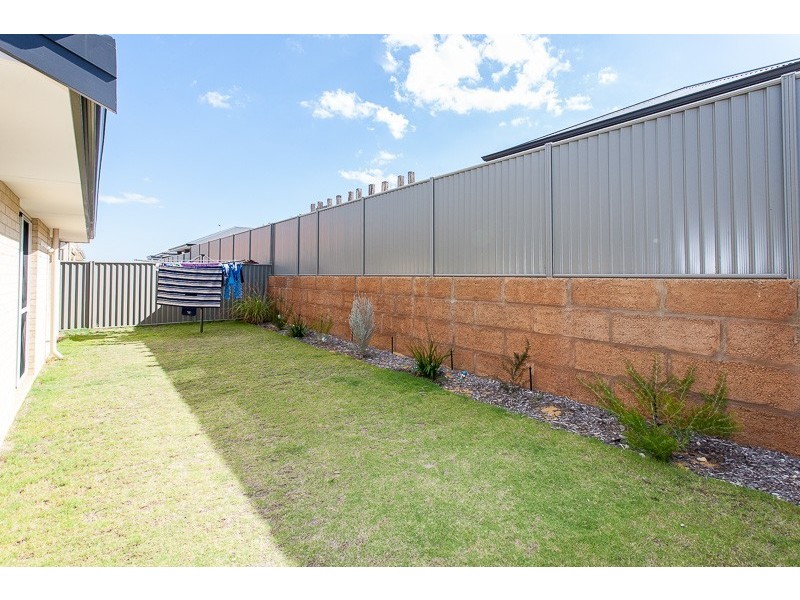 30 Wirra Corner, Wandi WA 6167