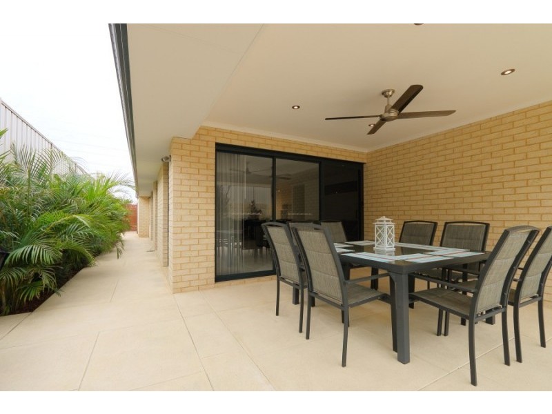 19 Mohan Loop, Hammond Park WA 6164