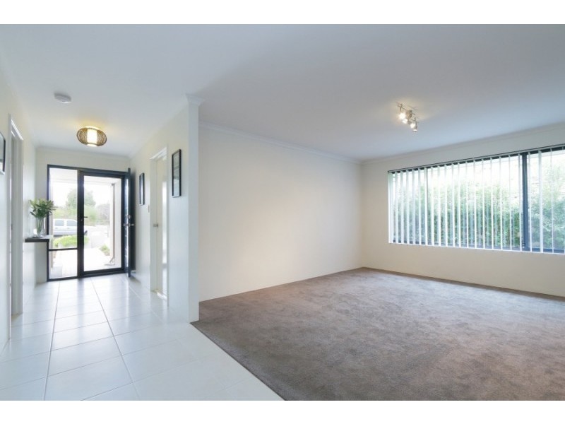 19 Mohan Loop, Hammond Park WA 6164