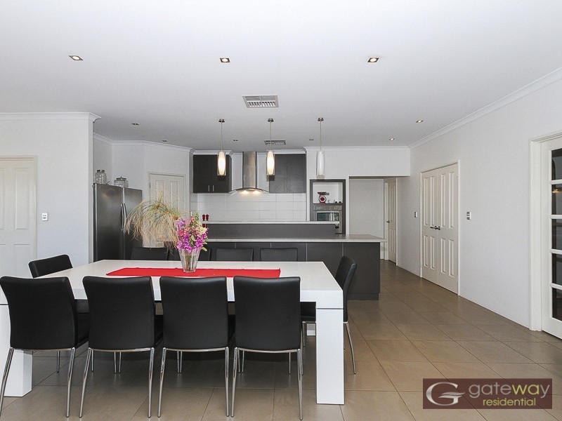 11 Harmony Avenue, Atwell WA 6164