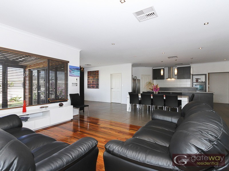 11 Harmony Avenue, Atwell WA 6164