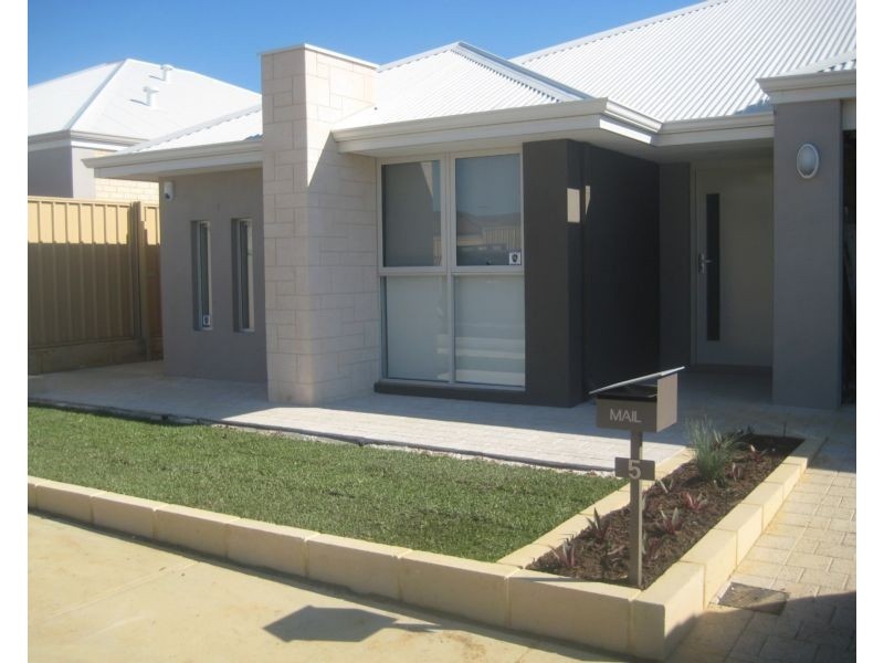 5 Serventy Crescent, Hammond Park WA 6164
