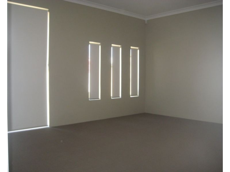 5 Serventy Crescent, Hammond Park WA 6164