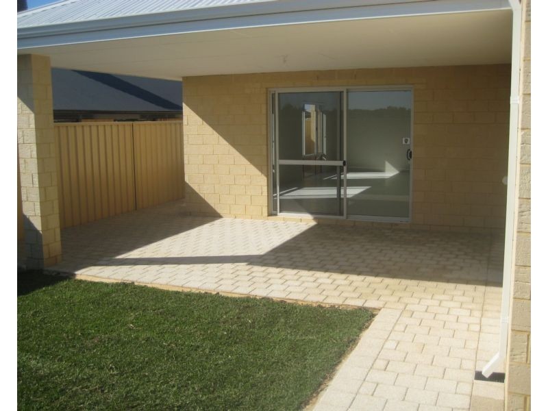 5 Serventy Crescent, Hammond Park WA 6164