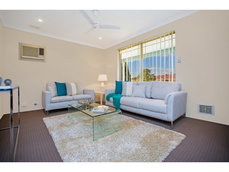 28 Freshwater Drive, Atwell WA 6164