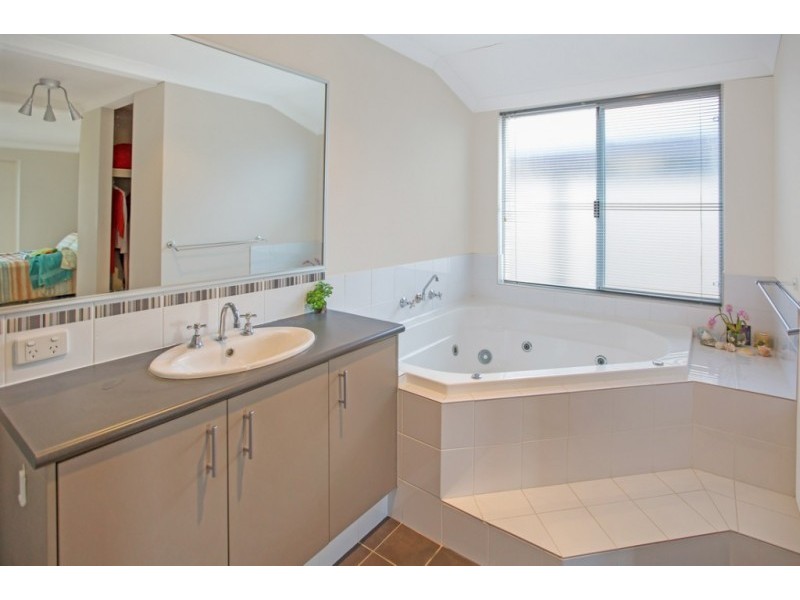 13 Edulis Avenue, Aubin Grove WA 6164