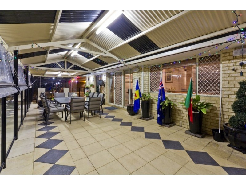 8 Rhodes Rise, Coogee WA 6166