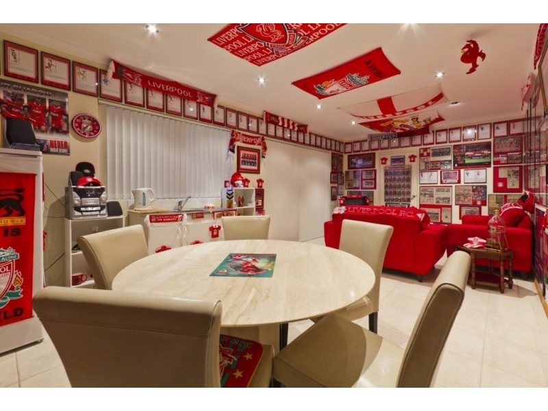 8 Rhodes Rise, Coogee WA 6166