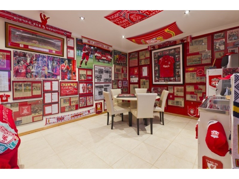 8 Rhodes Rise, Coogee WA 6166