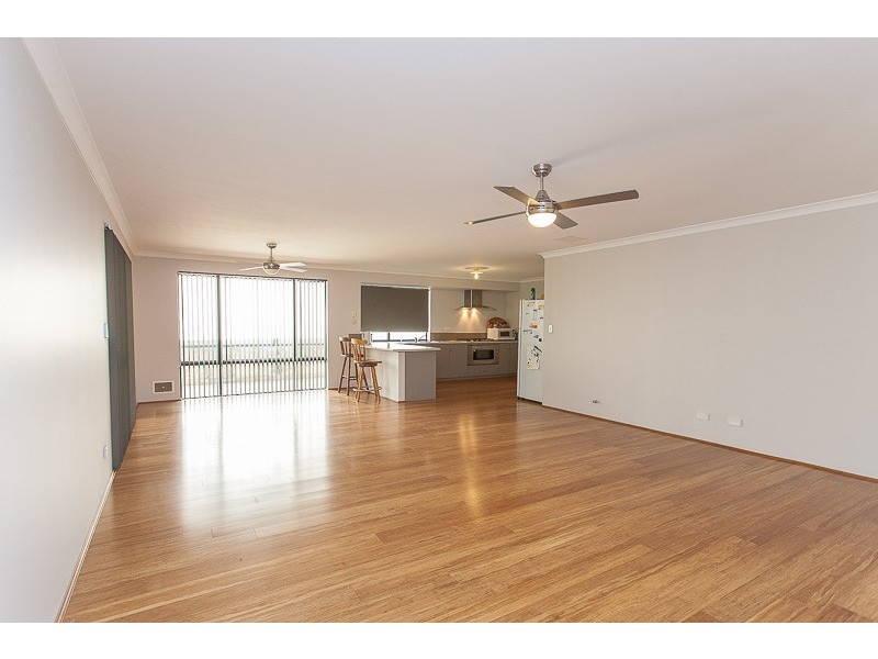 16 Longwood Bend, Aubin Grove WA 6164