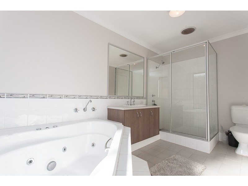 16 Longwood Bend, Aubin Grove WA 6164