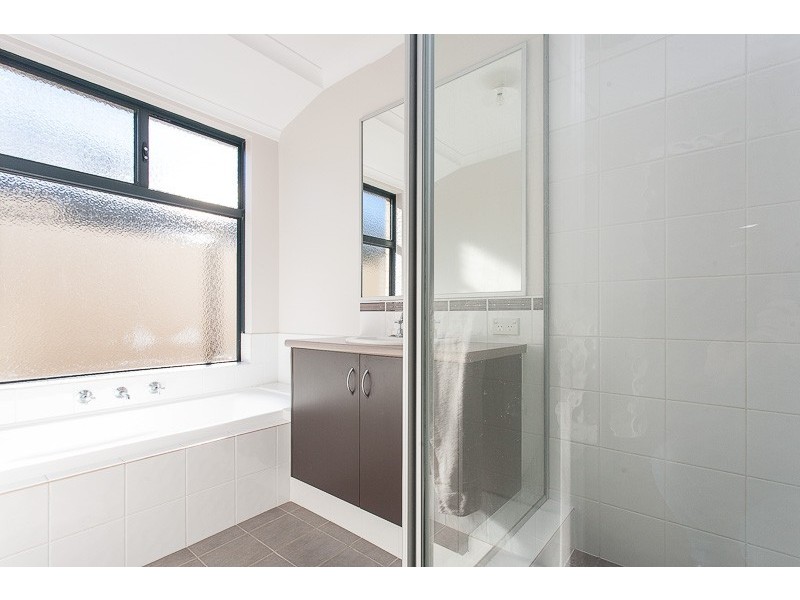 16 Longwood Bend, Aubin Grove WA 6164