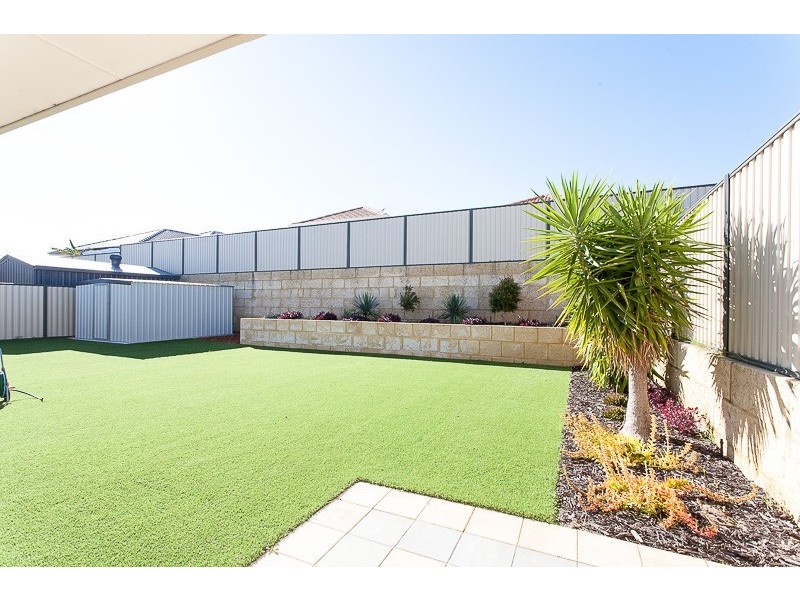 16 Longwood Bend, Aubin Grove WA 6164