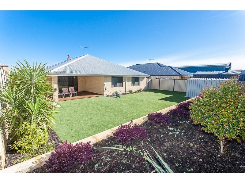 16 Longwood Bend, Aubin Grove WA 6164
