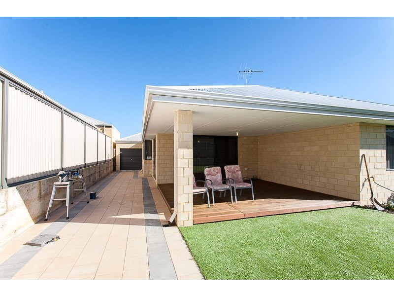 16 Longwood Bend, Aubin Grove WA 6164