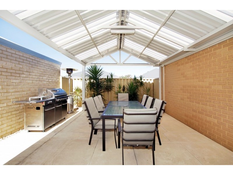 13 Essence Bend, Atwell WA 6164