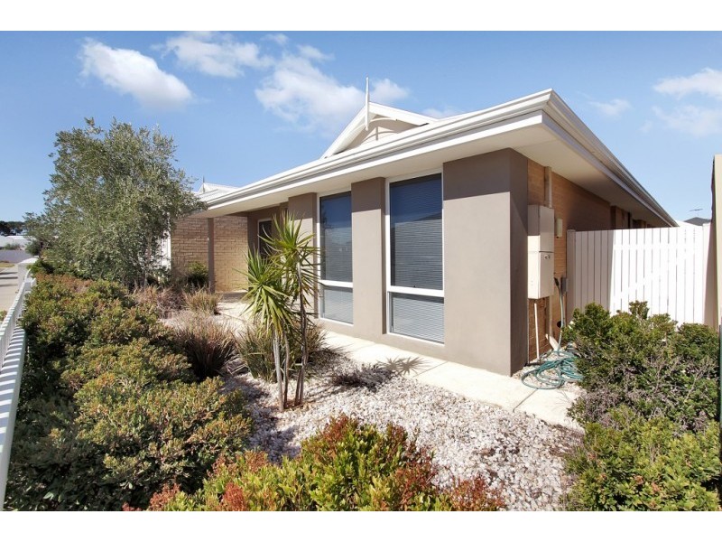 13 Essence Bend, Atwell WA 6164
