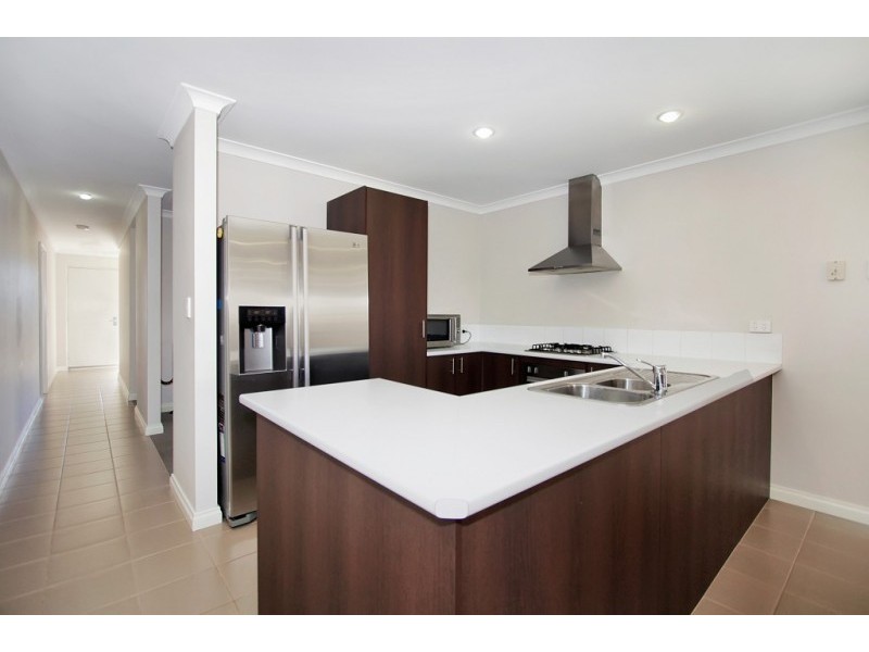 13 Essence Bend, Atwell WA 6164