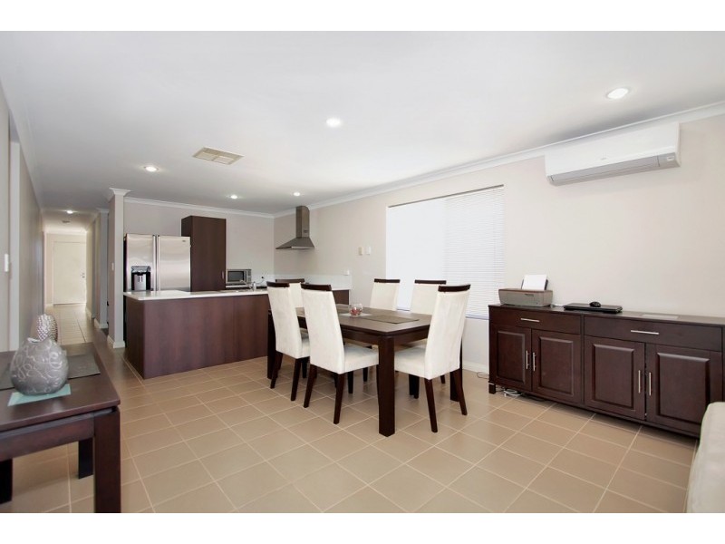 13 Essence Bend, Atwell WA 6164