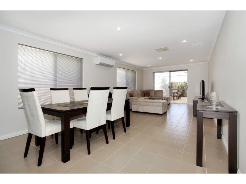 13 Essence Bend, Atwell WA 6164