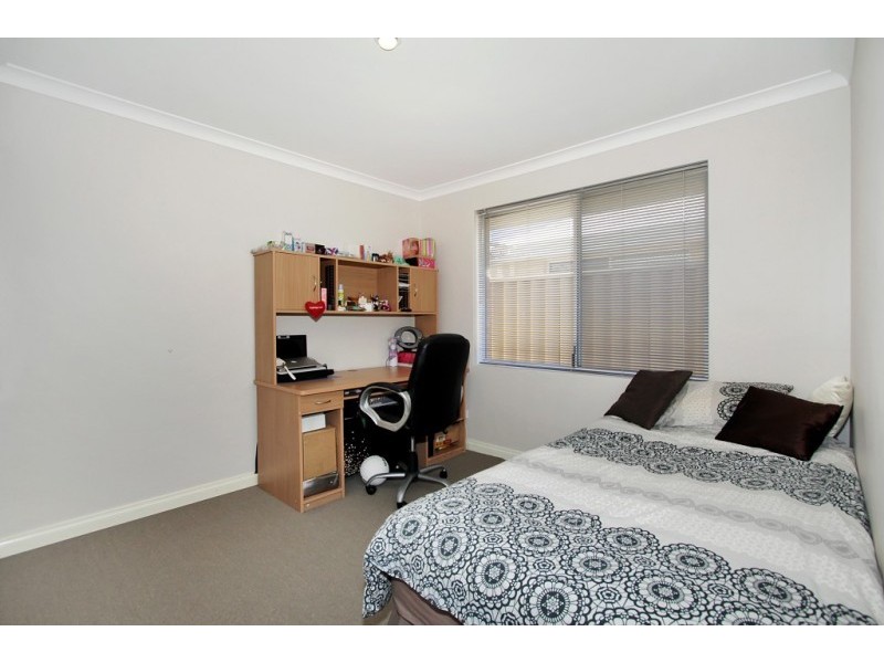 13 Essence Bend, Atwell WA 6164