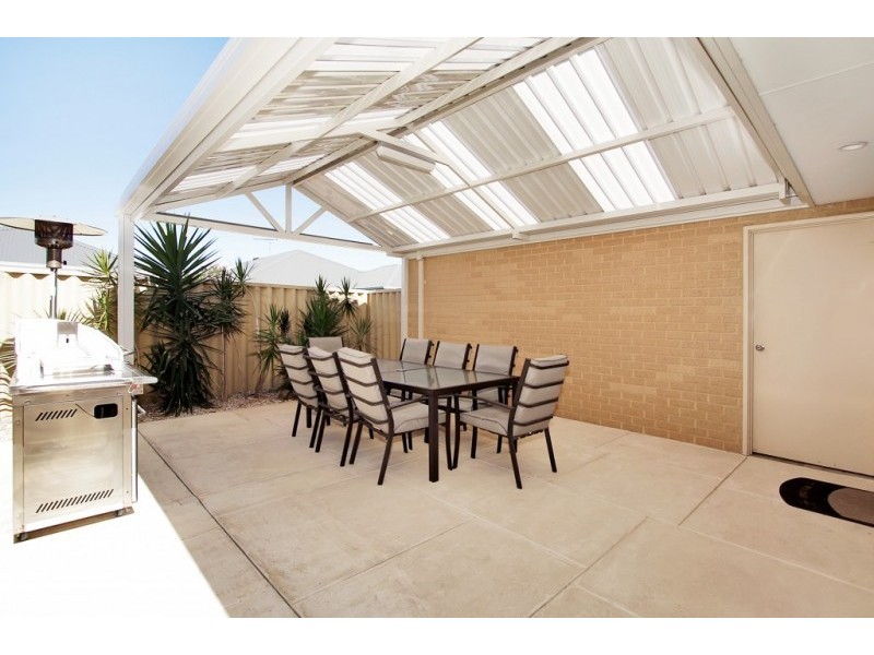 13 Essence Bend, Atwell WA 6164