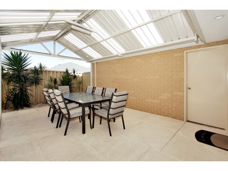 13 Essence Bend, Atwell WA 6164