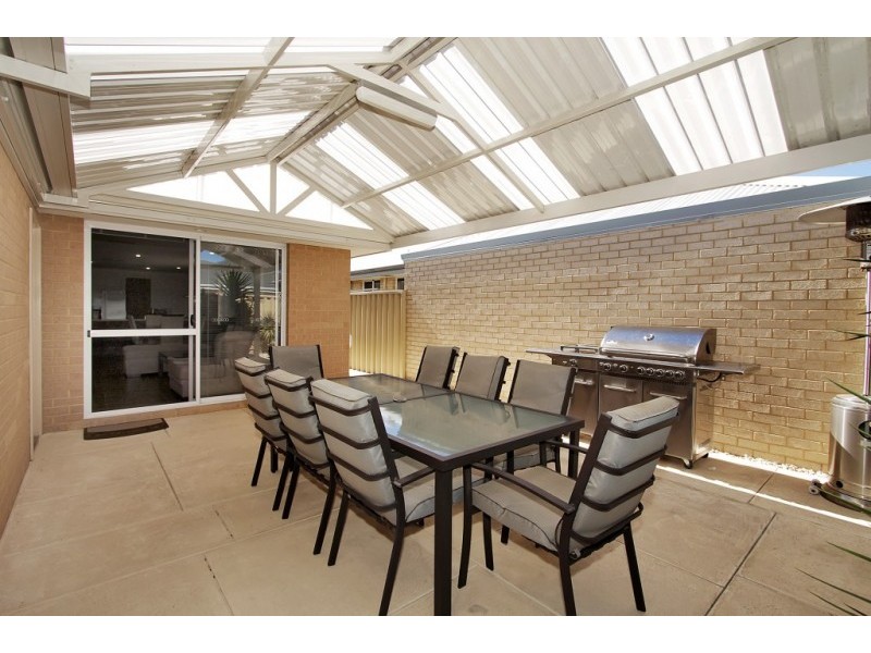 13 Essence Bend, Atwell WA 6164