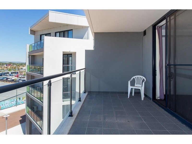 32/20 Signal Terrace, Cockburn Central WA 6164