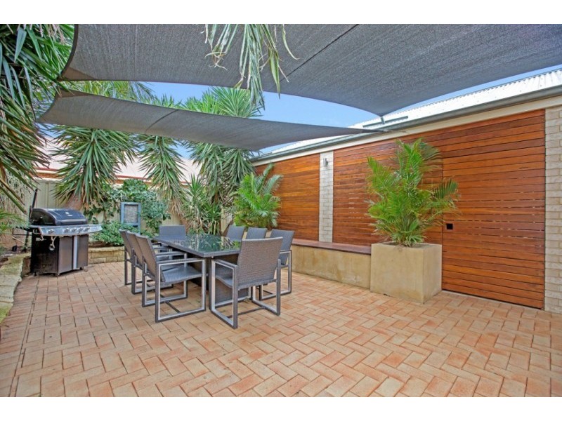 33 Aurora Drive, Atwell WA 6164