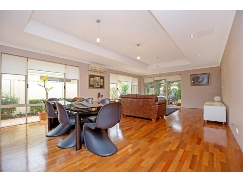 33 Aurora Drive, Atwell WA 6164