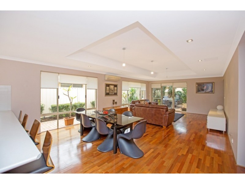 33 Aurora Drive, Atwell WA 6164