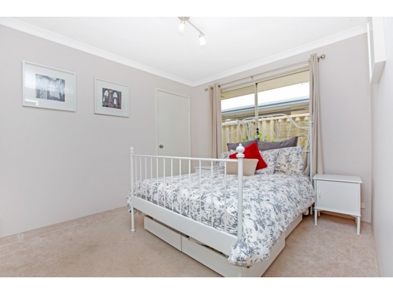 33 Aurora Drive, Atwell WA 6164