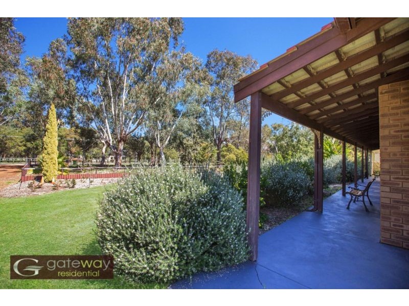 35 Robinson Road, Wandi WA 6167