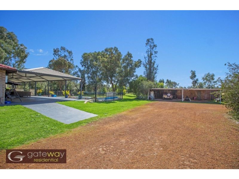 35 Robinson Road, Wandi WA 6167